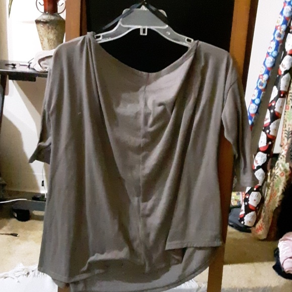 Top - Picture 3 of 3